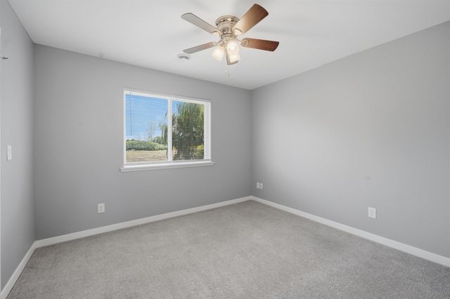 4240 Mourning Dove Drive, Waterloo, IA 50702