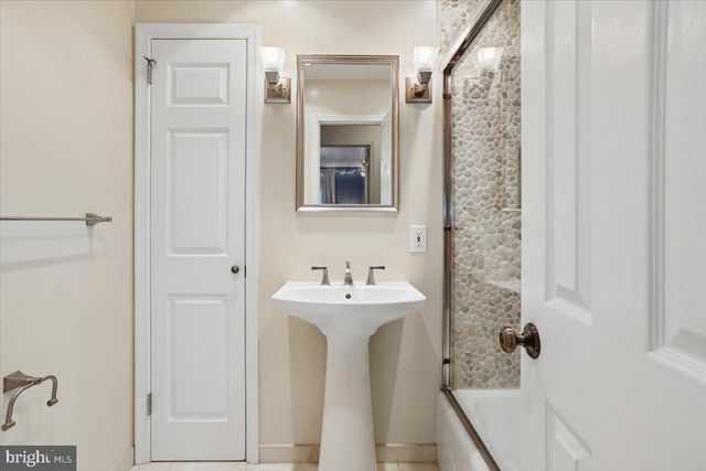12410 CASTNER CT, Fairfax, VA 22030