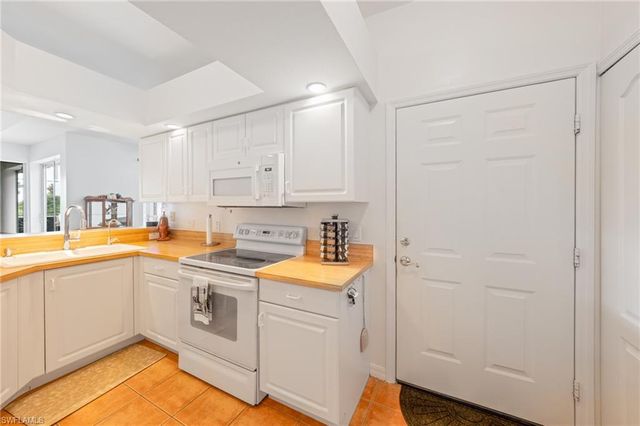 620 Mirror Lakes Falls CT, Lehigh Acres, FL 33974