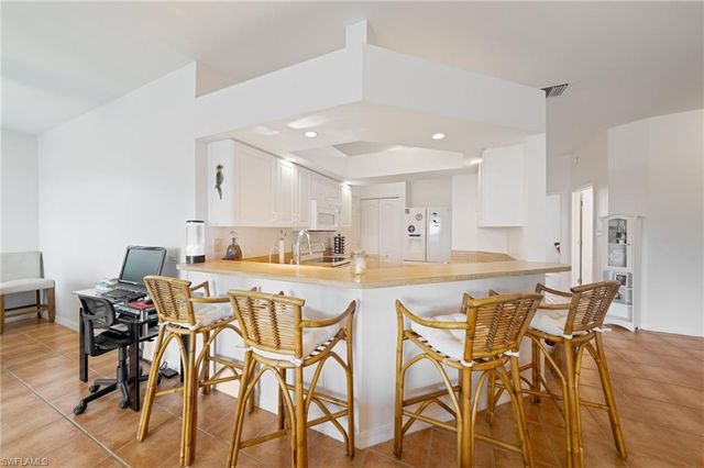 620 Mirror Lakes Falls CT, Lehigh Acres, FL 33974