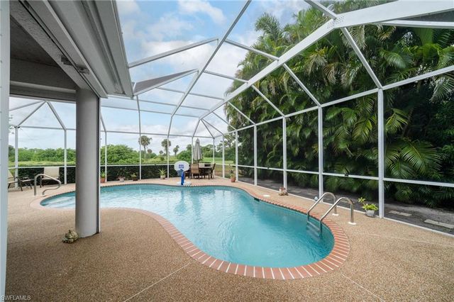 620 Mirror Lakes Falls CT, Lehigh Acres, FL 33974