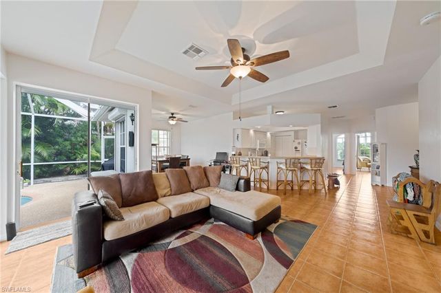 620 Mirror Lakes Falls CT, Lehigh Acres, FL 33974