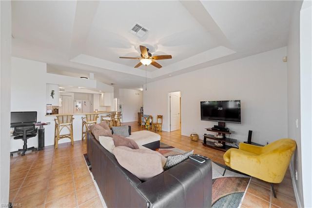 620 Mirror Lakes Falls CT, Lehigh Acres, FL 33974