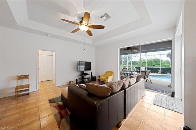 620 Mirror Lakes Falls CT, Lehigh Acres, FL 33974