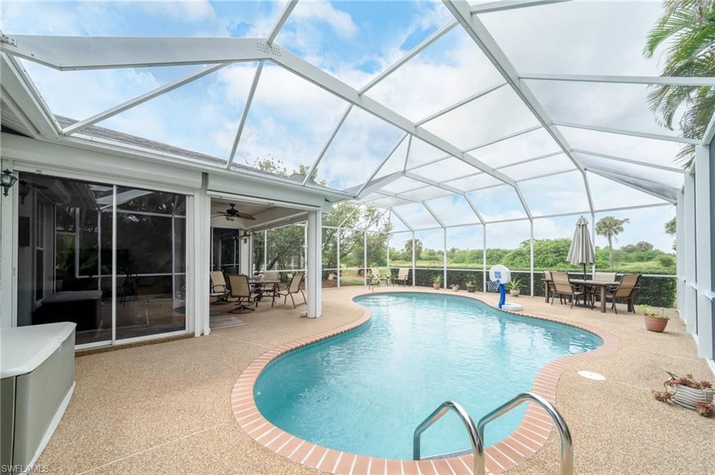 620 Mirror Lakes Falls CT, Lehigh Acres, FL 33974