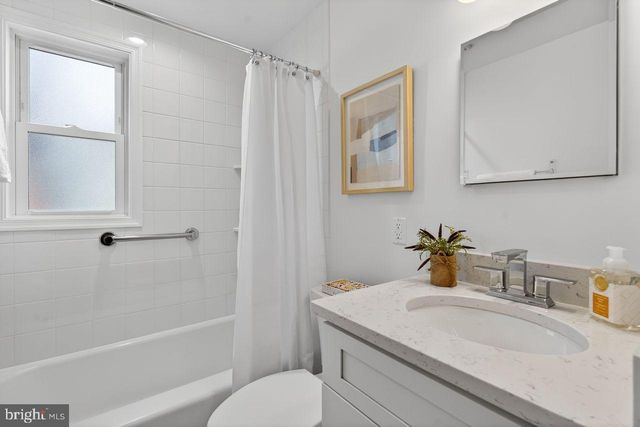 1301 N QUINTANA ST, Arlington, VA 22205