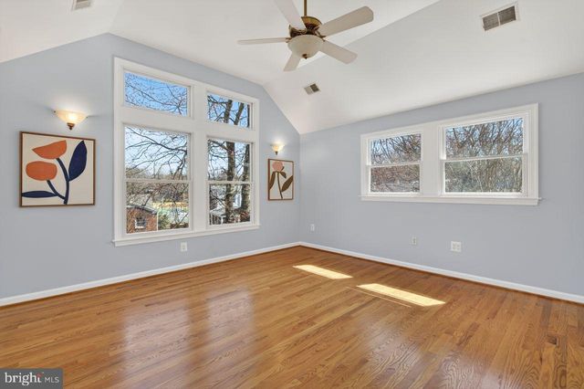 1301 N QUINTANA ST, Arlington, VA 22205