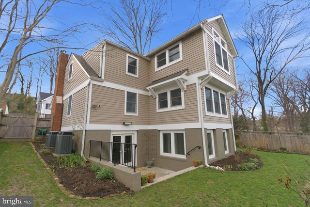 1301 N QUINTANA ST, Arlington, VA 22205