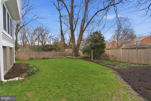 1301 N QUINTANA ST, Arlington, VA 22205