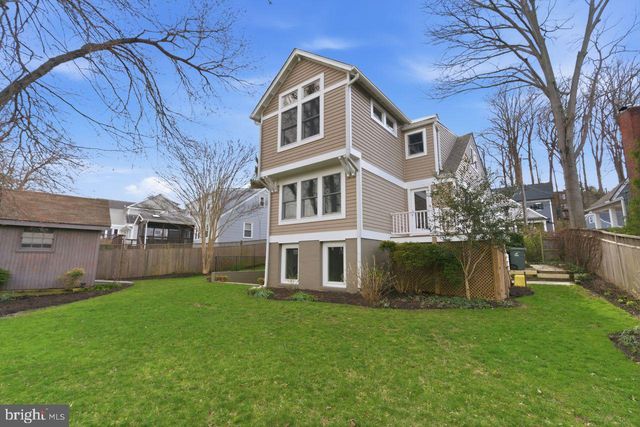 1301 N QUINTANA ST, Arlington, VA 22205