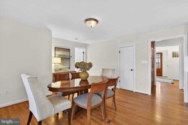 1301 N QUINTANA ST, Arlington, VA 22205