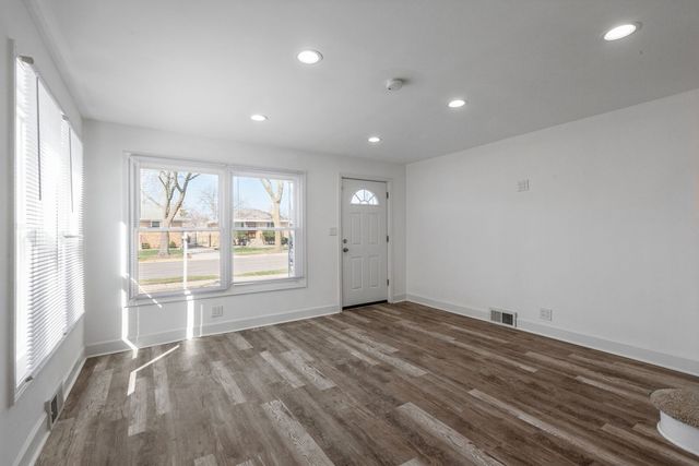 519 Bellwood Avenue, Bellwood, IL 60104