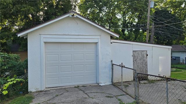 1432 S 38th Street, Kansas City, KS 66106