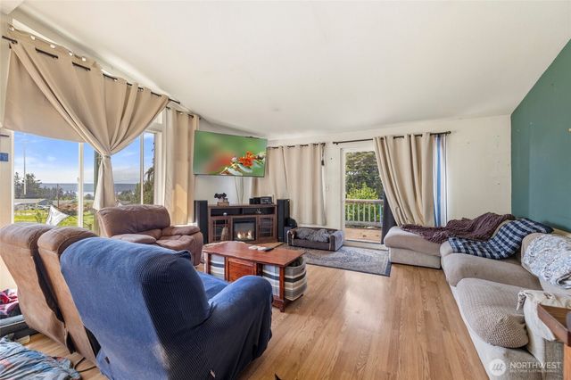 941 Diane Avenue, Oak Harbor, WA 98277