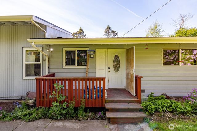 941 Diane Avenue, Oak Harbor, WA 98277