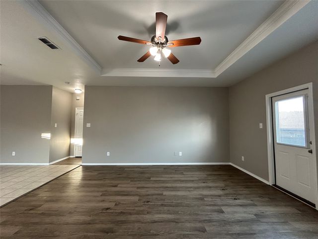 5821 Mirror Ridge Drive, Fort Worth, TX 76179