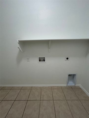 5821 Mirror Ridge Drive, Fort Worth, TX 76179