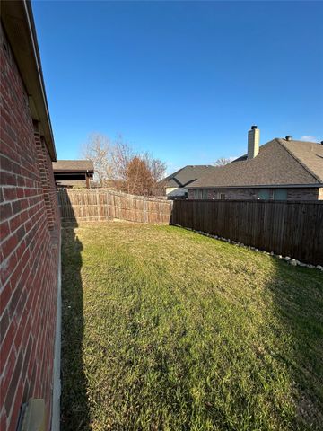 5821 Mirror Ridge Drive, Fort Worth, TX 76179