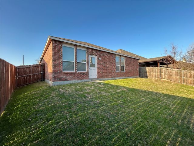 5821 Mirror Ridge Drive, Fort Worth, TX 76179