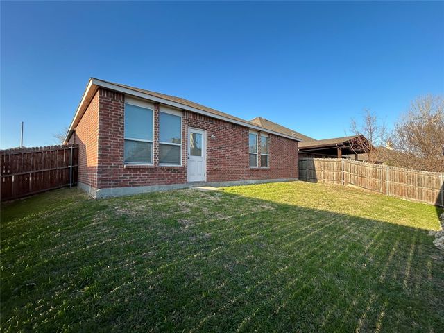 5821 Mirror Ridge Drive, Fort Worth, TX 76179