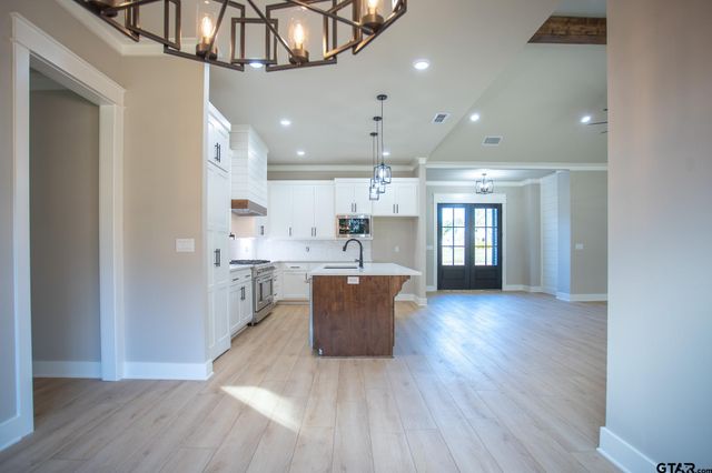 13932 Cedar Vista Lane, Tyler, TX 75704