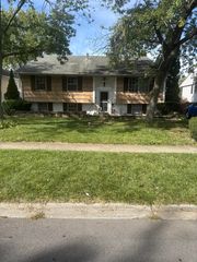 120 S Chestnut Lane, Glenwood, IL 60425