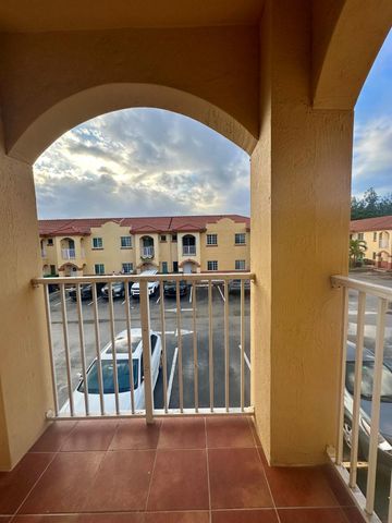 11475 NW 94th Place 3, Hialeah Gardens, FL 33018