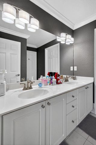 11475 NW 94th Place 3, Hialeah Gardens, FL 33018