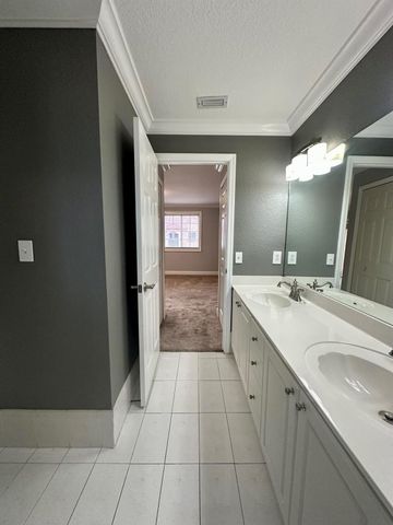 11475 NW 94th Place 3, Hialeah Gardens, FL 33018