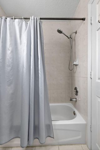 11475 NW 94th Place 3, Hialeah Gardens, FL 33018