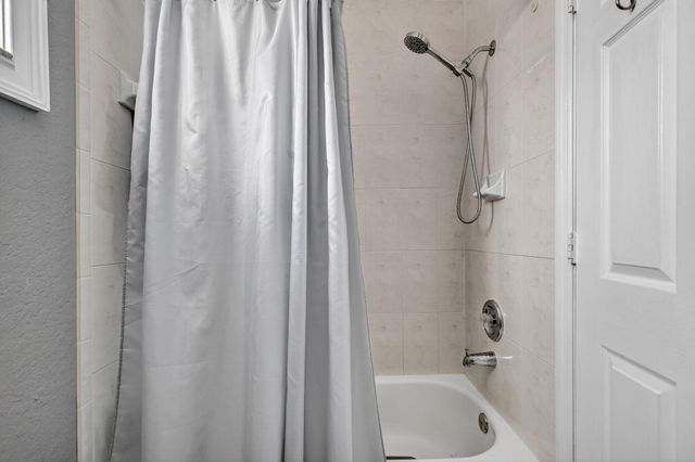 11475 NW 94th Place 3, Hialeah Gardens, FL 33018