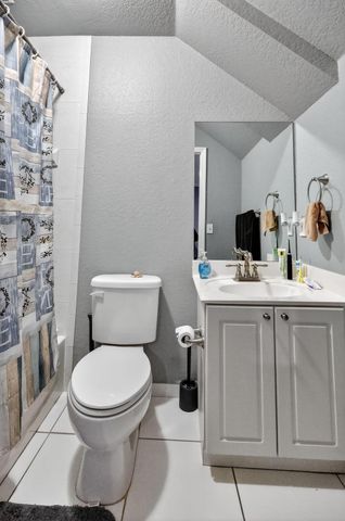 11475 NW 94th Place 3, Hialeah Gardens, FL 33018