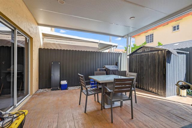 11475 NW 94th Place 3, Hialeah Gardens, FL 33018