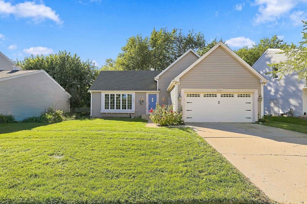 228 N Walnut Lane, Schaumburg, IL 60194 — exterior