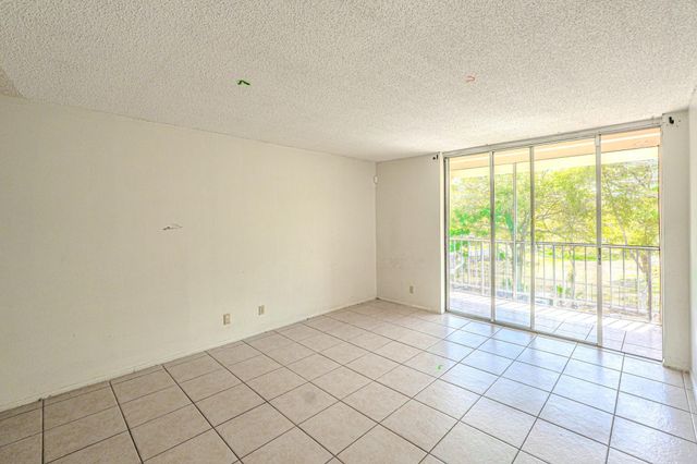 2017 NW 46th Avenue 310A, Fort Lauderdale, FL 33313