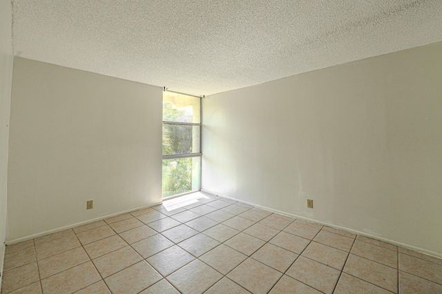 2017 NW 46th Avenue 310A, Fort Lauderdale, FL 33313