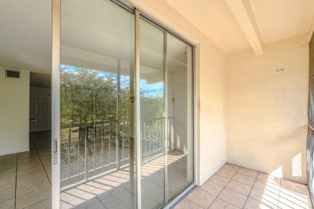 2017 NW 46th Avenue 310A, Fort Lauderdale, FL 33313