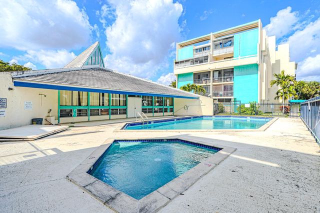 2017 NW 46th Avenue 310A, Fort Lauderdale, FL 33313