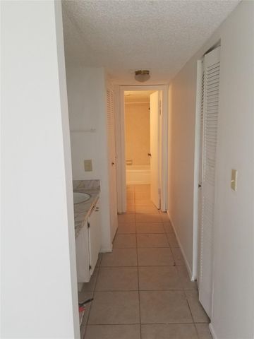 2017 NW 46th Avenue 310A, Fort Lauderdale, FL 33313