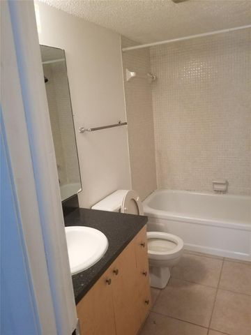 2017 NW 46th Avenue 310A, Fort Lauderdale, FL 33313