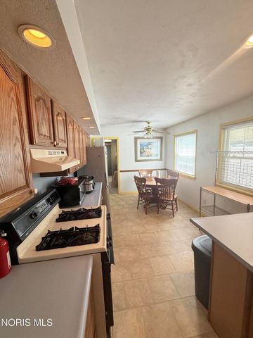 102 Friars Lane, Toledo, OH 43615