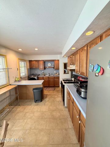 102 Friars Lane, Toledo, OH 43615
