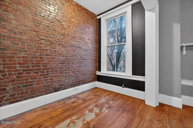 58 Elm Street, Albany, NY 12202