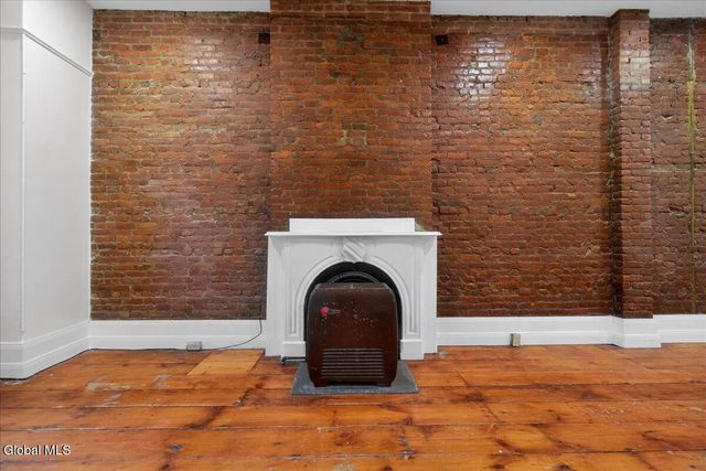 58 Elm Street, Albany, NY 12202