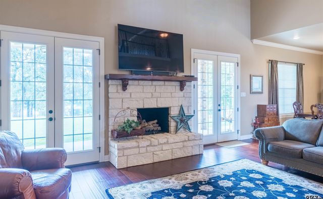 4149 An County Rd 2202, Palestine, TX 75803