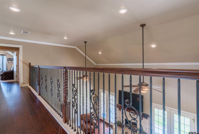 4149 An County Rd 2202, Palestine, TX 75803