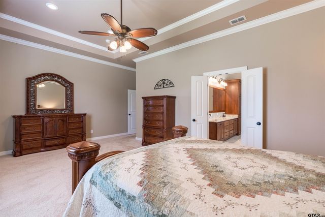 4149 An County Rd 2202, Palestine, TX 75803