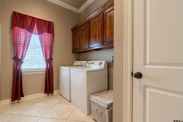 4149 An County Rd 2202, Palestine, TX 75803