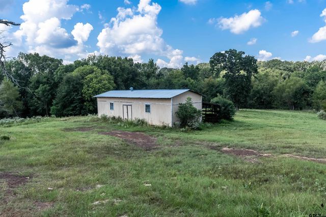 4149 An County Rd 2202, Palestine, TX 75803