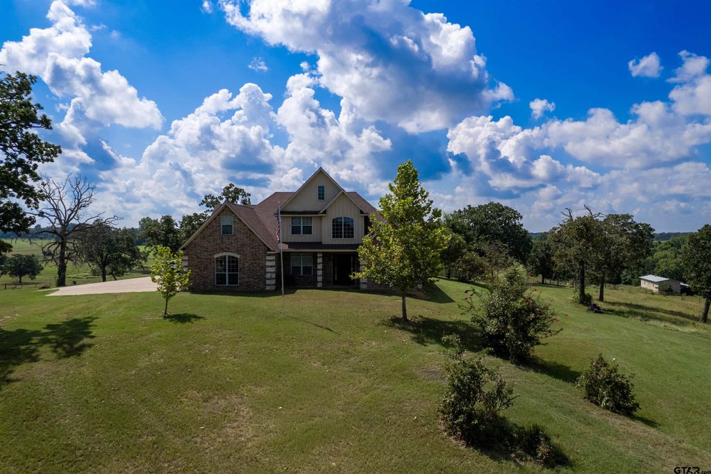 4149 An County Rd 2202, Palestine, TX 75803